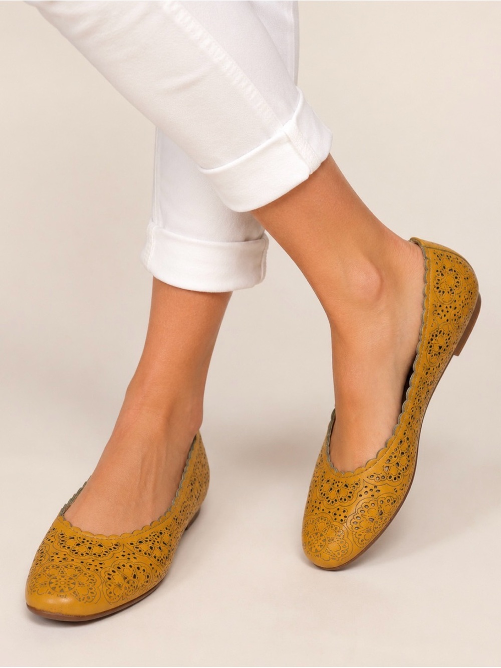 Earthies Bindi Ballet Flats Yellow Laser Cut Leather Size 6.5